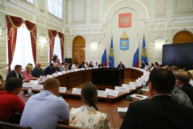 Городские депутаты и главы муниципалитетов встретились с руководством региона - «Экономика»