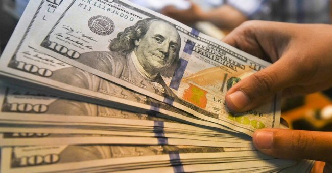 ПриватБанк запустил круглосуточный режим покупки валюты для ФЛП - «Банки»