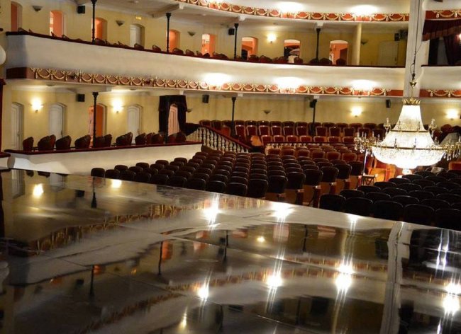 Астраханский драмтеатр получил новое оборудование в рамках нацпроекта «Культура» - «Экономика»