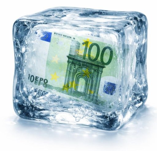 Bloomberg: Euroclear смягчил правила платежей по замороженным активам РФ - «Финансы»